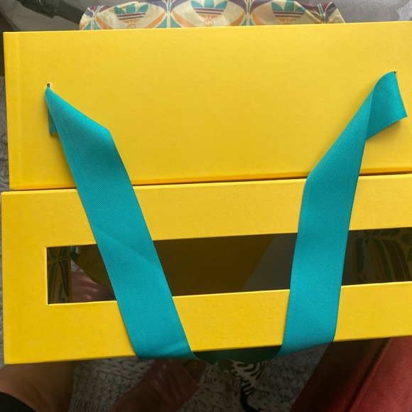 GUCCI x ADIDAS Slides (Authentic) - Picture 6 of 16